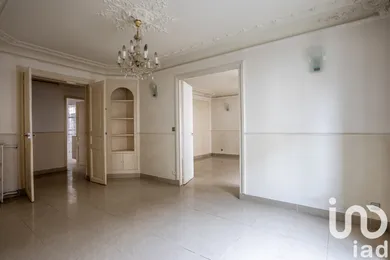 Apartment in Paris (75010)