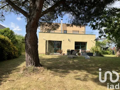 Maison à La Chapelle-des-Fougeretz (35520)