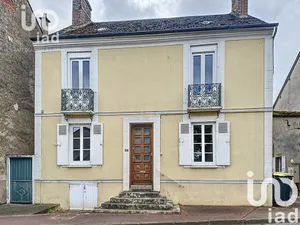 Village house at Chuelles (45220)