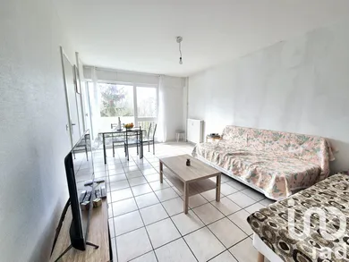 Apartment at Cergy (95000)