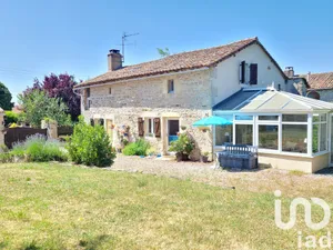 House at Vanzay (79120)