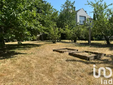 Land at Morangis (91420)