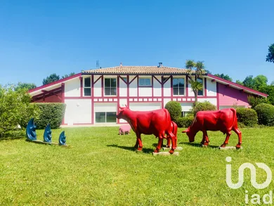 Architectural house at Saubion (40230)