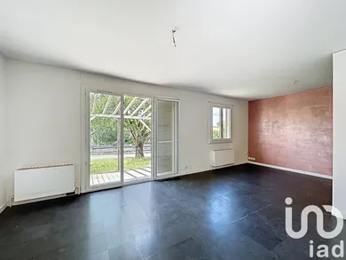 House at Saint-Jean (31240)