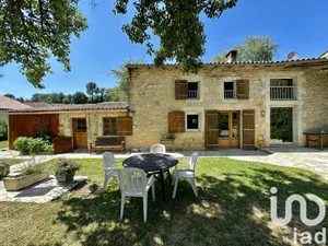 Park home at Fenioux (17350)