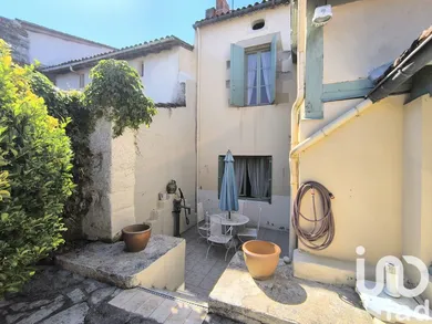 Townhouse at Sainte-Foy-la-Grande (33220)