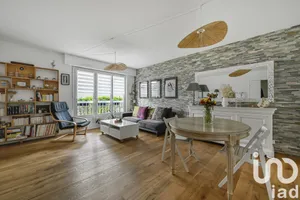 Apartment at Chatou (78400)
