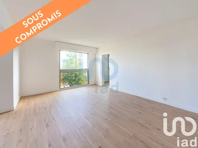 Apartment at Chevilly-Larue (94550)