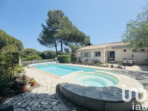 Maison à Roquebrune-sur-Argens (83520)