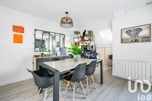 Apartment at Noisy-le-Grand (93160)
