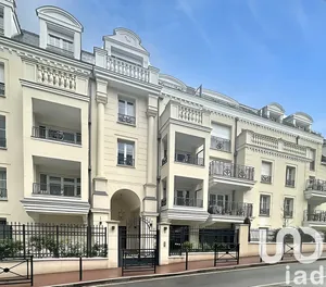Apartment at Le Plessis-Robinson (92350)