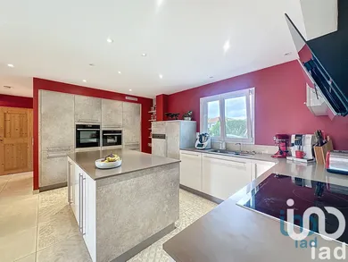 Architectural house at Larringes (74500)