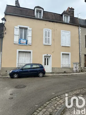 Building at Joigny (89300)