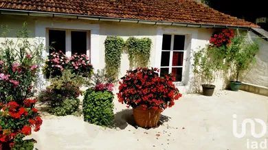 Building at Bourbonne-les-Bains (52400)