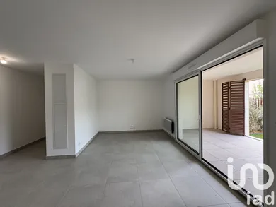 Apartment at Castries (34160)