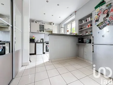 Apartment in Antony (92160)