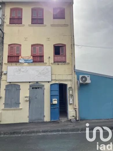 Building at Saint-Pierre (97250)