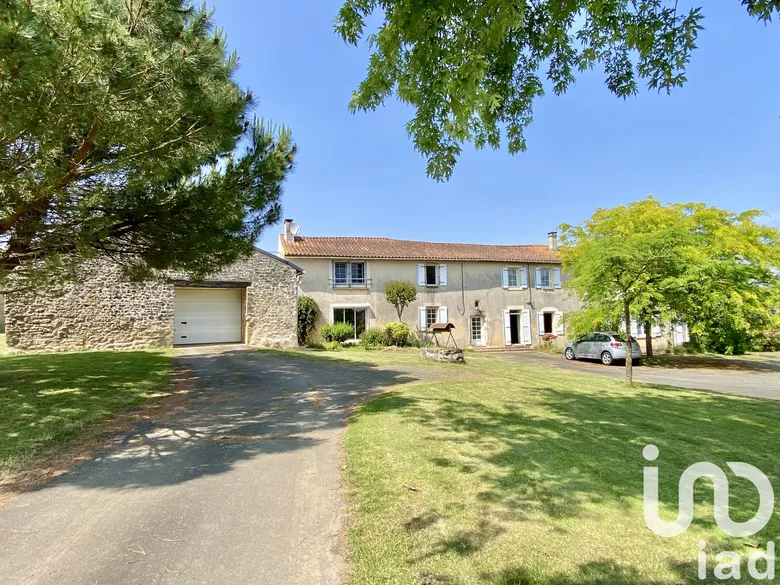 Maison 7 pièces 346 m² · à Cezais · 346 m² · 265 000 €