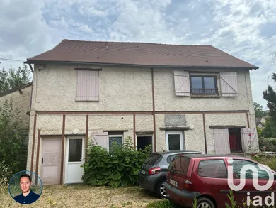 Building at Nogent-le-Roi (28210)