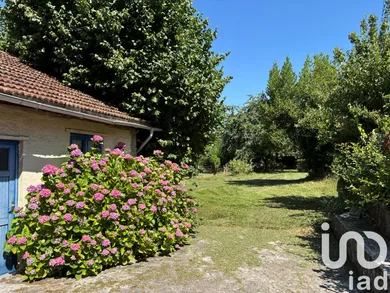 Maison de ville à Saint-André-le-Gaz (38490)