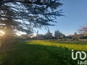 Land at Carpentras (84200)