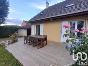 House at Arçonnay (72610)