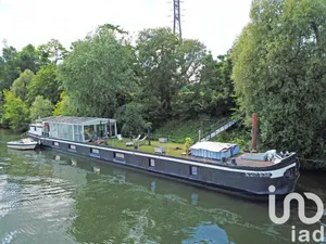 Barge in Conflans-Sainte-Honorine (78700)