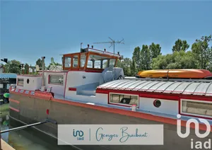 Péniche à Saint-Mammès (77670)