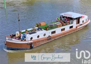 Barge at Asnières-sur-Seine (92600)