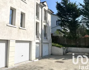 Building at Rueil-Malmaison (92500)