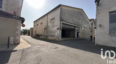 Building at Mirande (32300)