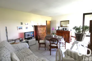 Apartment at L'Isle-sur-la-Sorgue (84800)