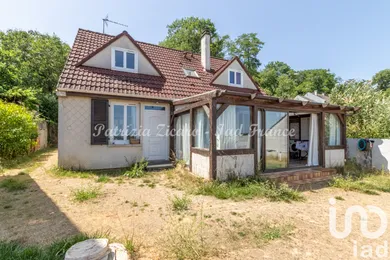 Traditional house in La Ville-du-Bois (91620)