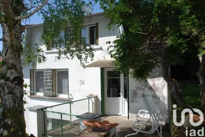 House at Saint-Ours (63230)