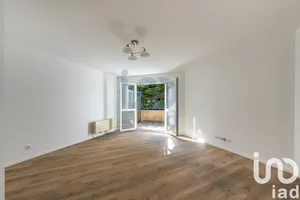 Apartment at Chevilly-Larue (94550)