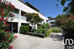 Apartment at Villenave-d'Ornon (33140)