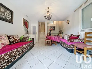 Townhouse at Mantes-la-Ville (78711)