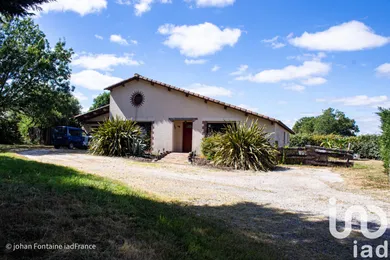 Barn at Saint-Denis-la-Chevasse (85170)