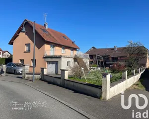 Maison traditionnelle à Pérouse (90160)