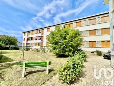 Apartment in Varennes-sur-Seine (77130)