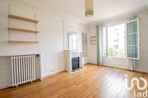 Apartment at Montrouge (92120)