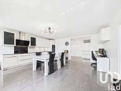 Apartment in Créteil (94000)