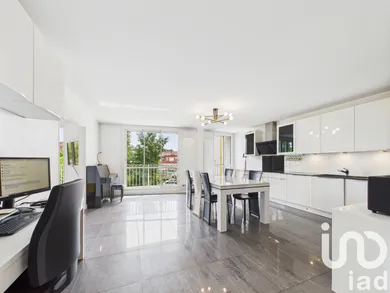 Apartment at Créteil (94000)