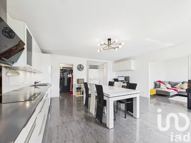 Apartment in Créteil (94000)