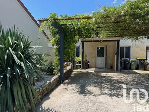 House at Saint-Germain-d'Esteuil (33340)