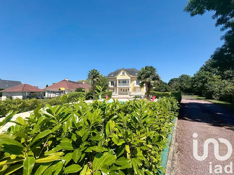 Maison 10 pièces 281 m² · à La Trinité-de-Thouberville · 281 m² · 625 000 €