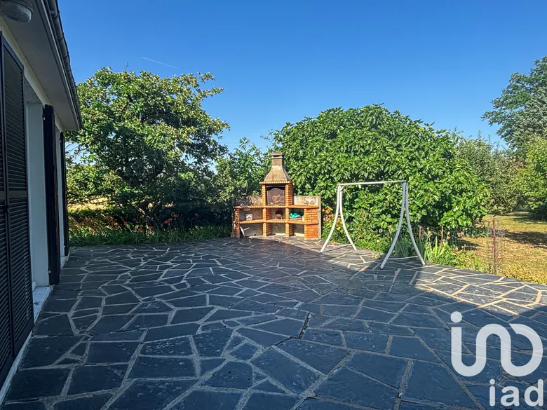 Maison 5 pièces 143 m² · à Corbeilles · 143 m² · 262 000 €
