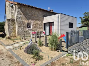 Maison à Vanzay (79120)