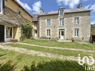 House in Plumaudan (22350)