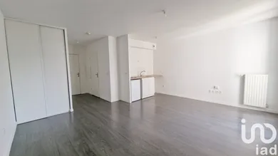 Apartment in Thiais (94320)